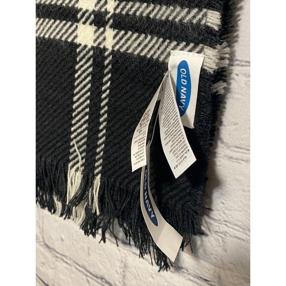 Old Navy Wrap/Cape One Size Black and White Plaid NWT - Picture 5 of 8
